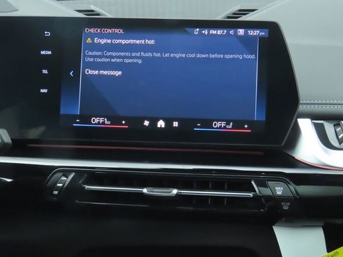 Used 2025 BMW X1 xDrive28i w/ Premium Package image 14