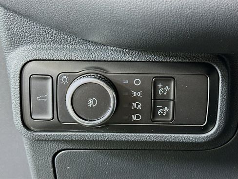 Used 2025 Ford Explorer ST-Line image 17