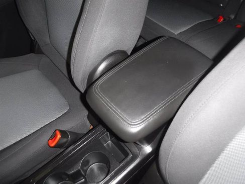 Used 2012 Chevrolet Captiva Sport LS FWD image 40