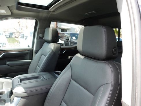 Used 2022 Chevrolet Silverado 1500 LT Trail Boss w/ LT Trail Boss Premium Package AWD/4WD image 22