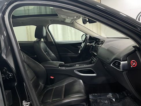 Used 2019 Jaguar F-PACE Prestige image 30