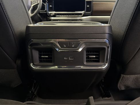 Used 2023 Chevrolet Silverado 1500 High Country w/ High Country Premium Package image 27