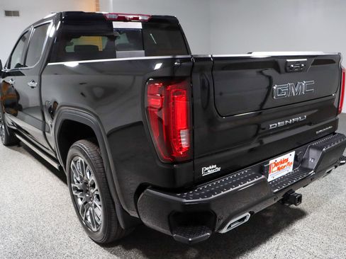 Used 2024 GMC Sierra 1500 Denali Ultimate AWD/4WD image 9