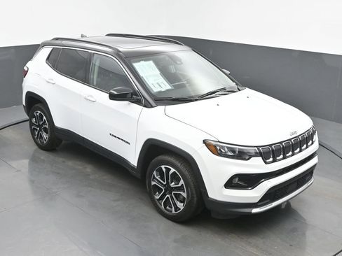 Used 2022 Jeep Compass Limited w/ Sun and Sound Group image 44