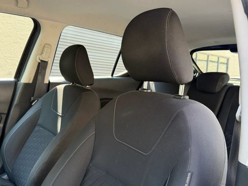 Used 2021 Nissan Kicks S FWD image 22