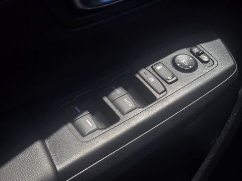 Certified 2025 Honda CR-V EX image 21