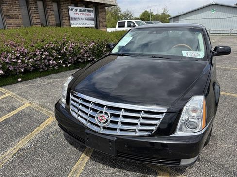 Used 2010 Cadillac DTS Platinum FWD image 2