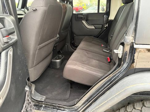 Used 2015 Jeep Wrangler Unlimited Sport w/ Quick Order Package 24S AWD/4WD image 18