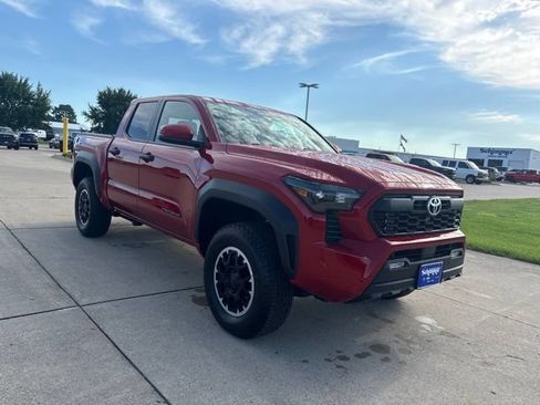 Used 2024 Toyota Tacoma TRD Off-Road w/ TRD Off Road Upgrade Package AWD/4WD image 3