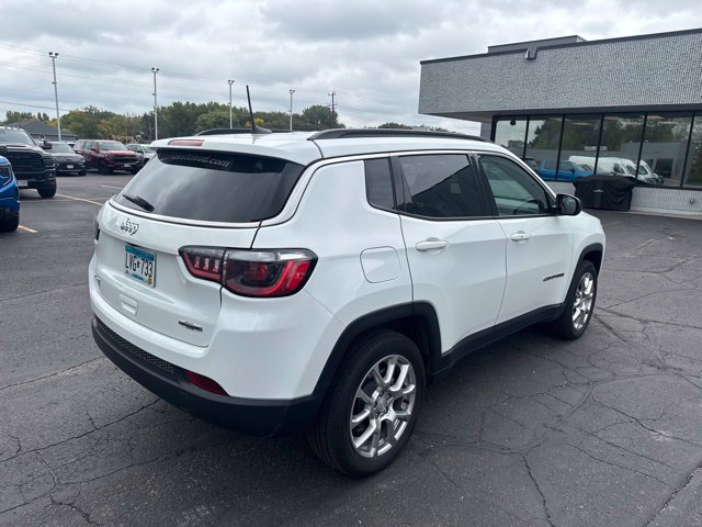 Used 2024 Jeep Compass Latitude AWD/4WD image 10
