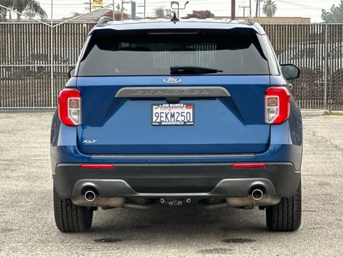 Certified 2022 Ford Explorer XLT w/ Equipment Group 202A image 5