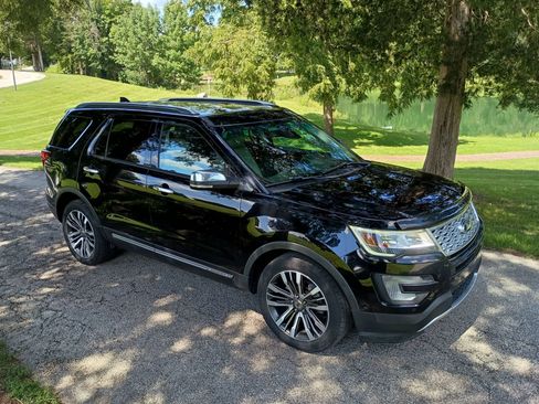 Used 2016 Ford Explorer Platinum AWD/4WD image 2