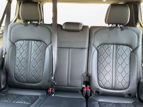 Used 2025 Jeep Grand Wagoneer L Series III image 13