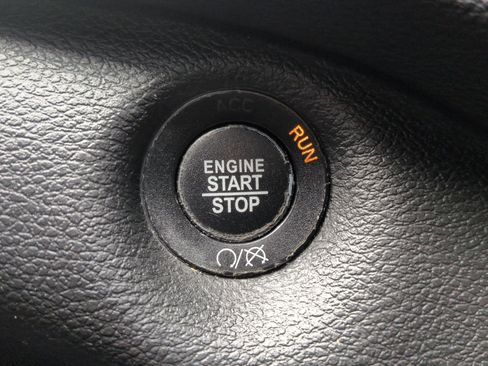 Used 2019 Jeep Cherokee Trailhawk w/ Comfort/Convenience Group image 16