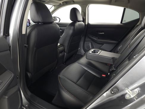 Used 2022 Nissan Sentra SR w/ SR Premium Package FWD image 30
