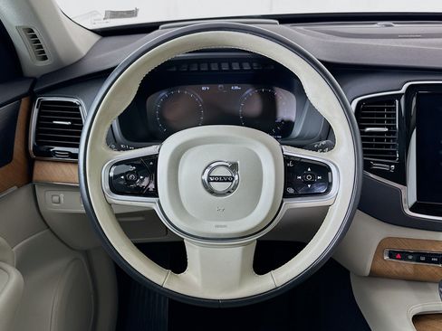 Used 2022 Volvo XC90 T6 Momentum w/ Advanced Package AWD/4WD image 18