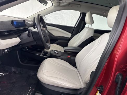 Used 2021 Ford Mustang Mach-E Premium image 22