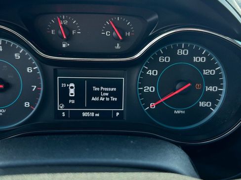 Used 2018 Chevrolet Cruze LS image 12