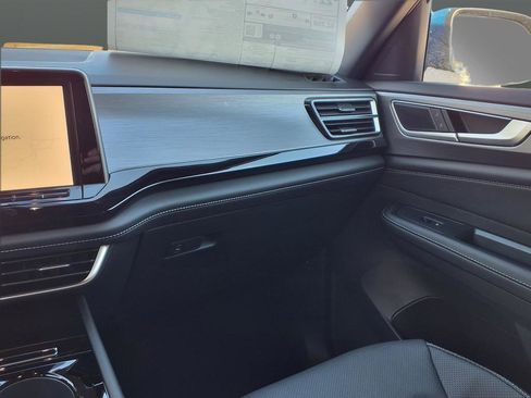 New 2026 Volkswagen Atlas Cross Sport SE image 41