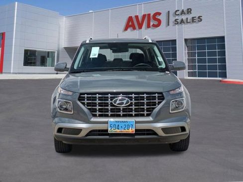 Used 2025 Hyundai Venue SEL FWD image 2