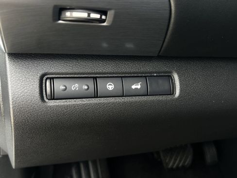 Certified 2025 Nissan Pathfinder SL image 13