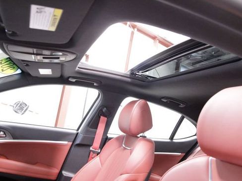 Used 2025 Genesis G70 2.5T w/ Sport Prestige Package image 33