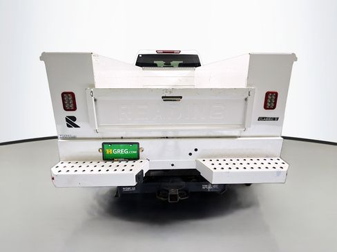 Used 2024 Chevrolet Silverado 2500 LT w/ Convenience Package image 8