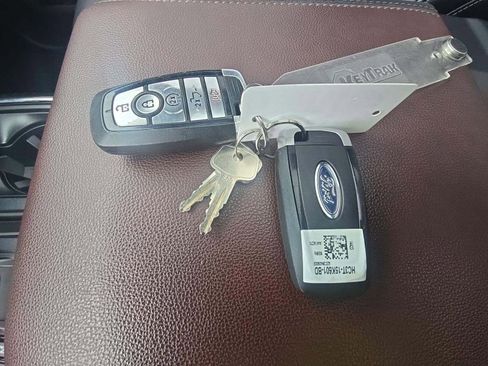 Used 2023 Ford F150 Lariat w/ Equipment Group 502A High image 23