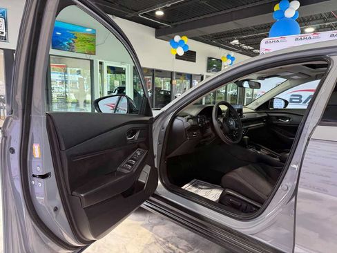 Used 2025 Honda Accord SE image 27