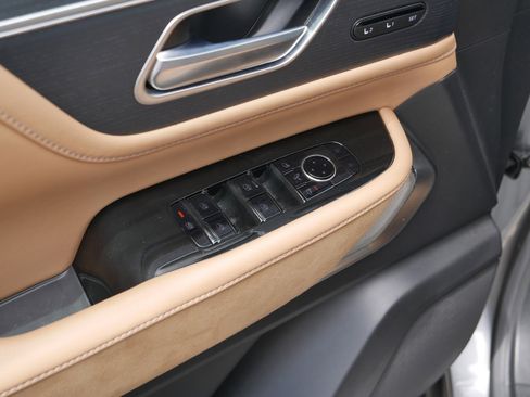 Certified 2025 INFINITI QX80 Sensory image 19