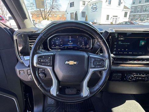 Used 2024 Chevrolet Silverado 2500 LT w/ Convenience Package image 17