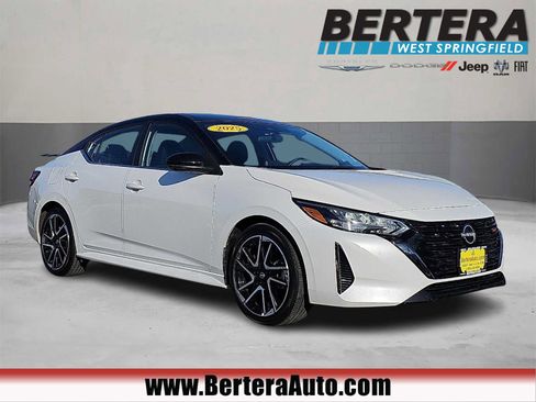 Used 2025 Nissan Sentra SR image 1