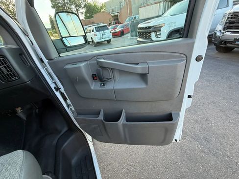 Used 2021 Chevrolet Express 2500 RWD image 22