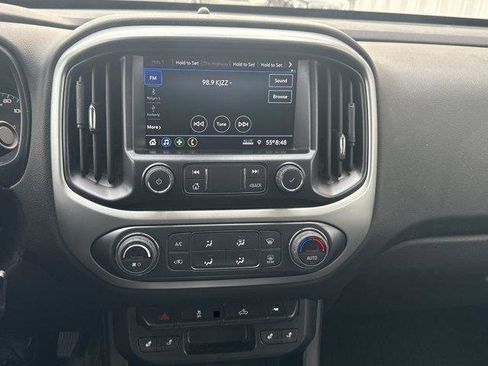 Used 2022 Chevrolet Colorado LT w/ Luxury Package image 21