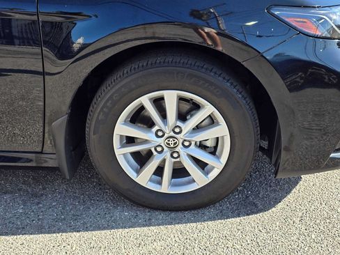 Used 2025 Toyota Camry LE AWD/4WD image 9