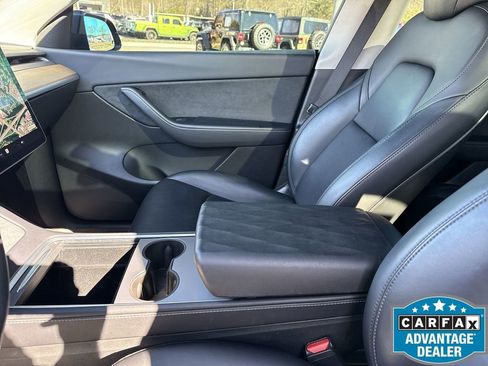 Used 2022 Tesla Model Y Performance image 22