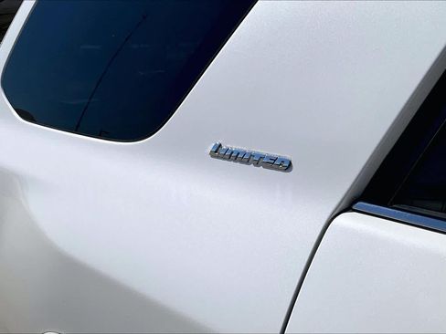 Used 2017 Toyota 4Runner Limited AWD/4WD image 10