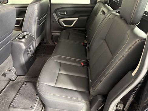 Used 2017 Nissan Titan SL RWD image 19