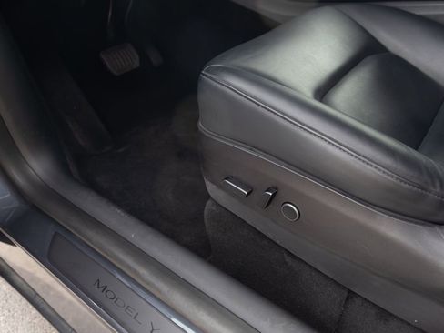 Used 2023 Tesla Model Y Long Range image 10