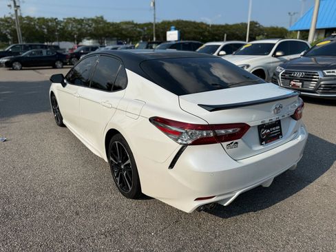 Used 2018 Toyota Camry XSE FWD image 10