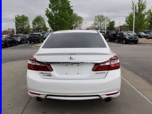 Used 2016 Honda Accord Sport image 8