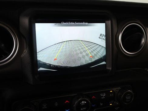 Used 2023 Jeep Wrangler Unlimited Rubicon w/ LED Lighting Group AWD/4WD image 6