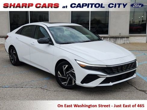 Used 2025 Hyundai Elantra Limited image 1