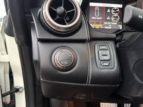 Used 2012 Ferrari California RWD image 13