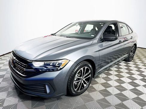 Used 2024 Volkswagen Jetta Sport FWD image 3