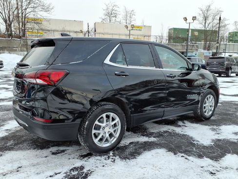Used 2024 Chevrolet Equinox LT image 3