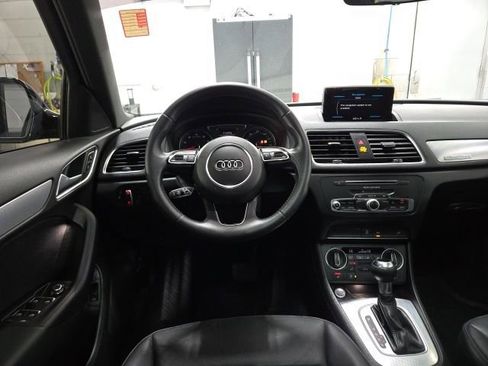 Used 2018 Audi Q3 2.0T Premium w/ Convenience Package image 37