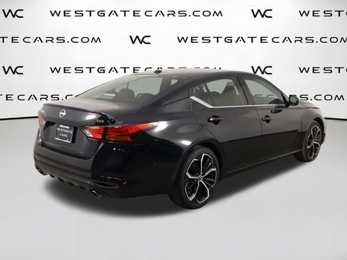 Used 2024 Nissan Altima 2.5 SR FWD image 47