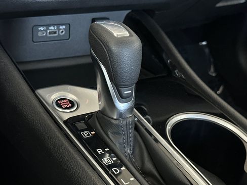 Used 2024 Nissan Altima 2.5 SV FWD image 17