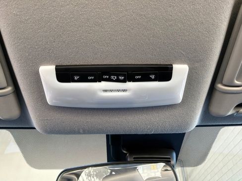 Used 2025 Nissan Versa SV FWD image 16